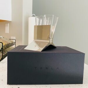 Limited Edition Set of 2 Tesla Sipping Glasses With Holder WHISKEY TEQUILA